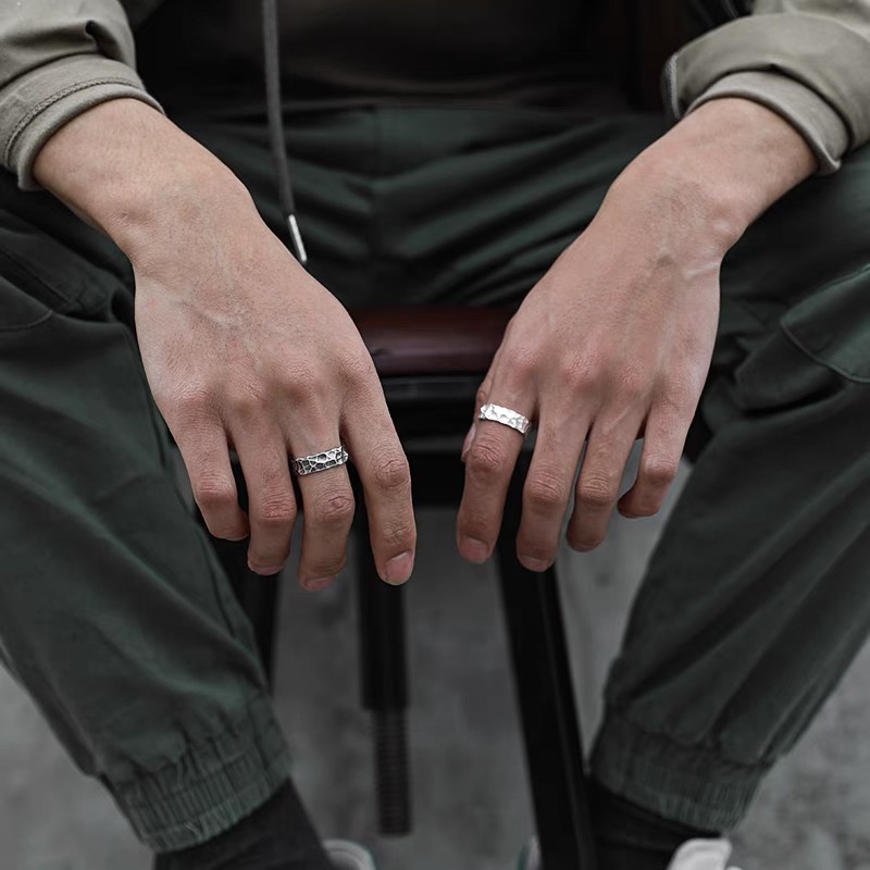 Nhẫn nam nữ tròn Kuu Clothes màu bạc thời trang chất Titan đẹp đơn giản không gỉ - Nhẫn Rock