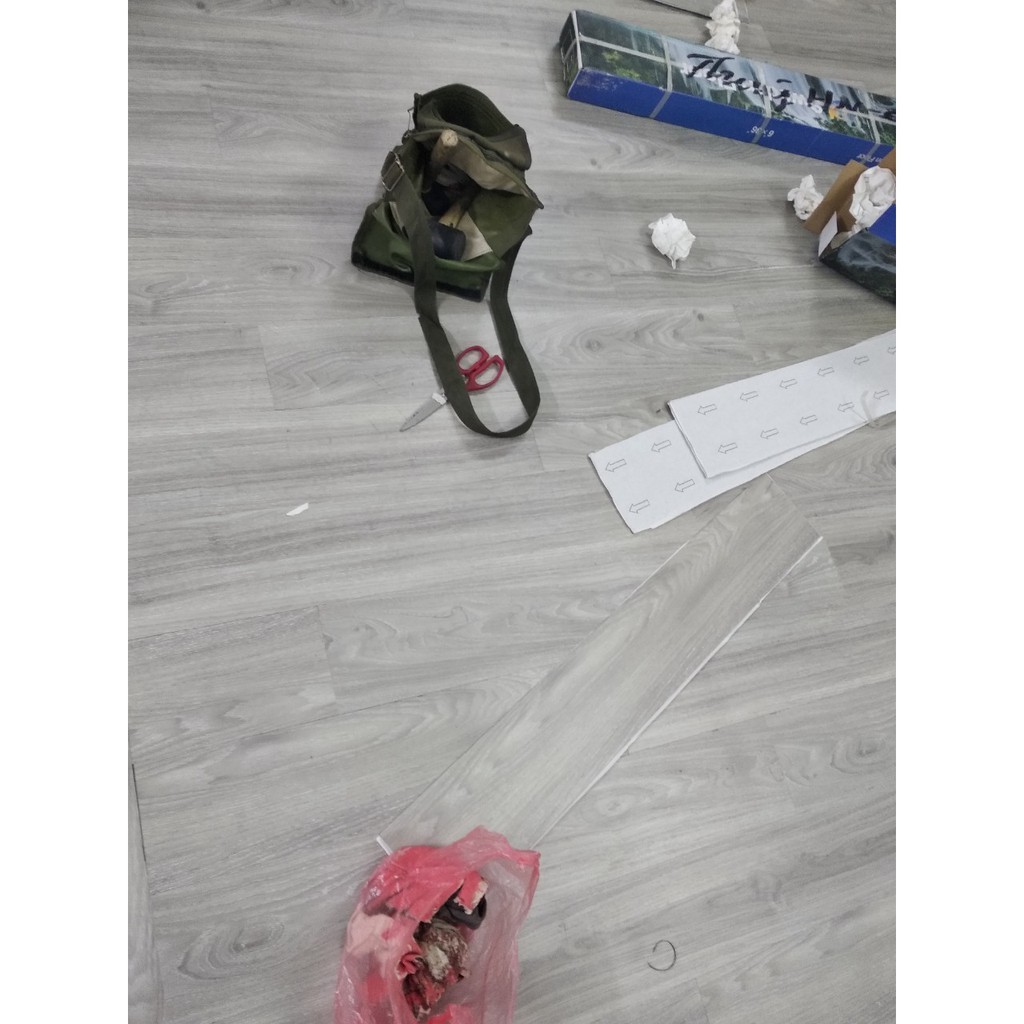 Siêu Rẻ_Miếng Dán Sàn Nhựa Vân Gỗ Siêu Đẹp (nhiều màu) Sẵn Keo Dính