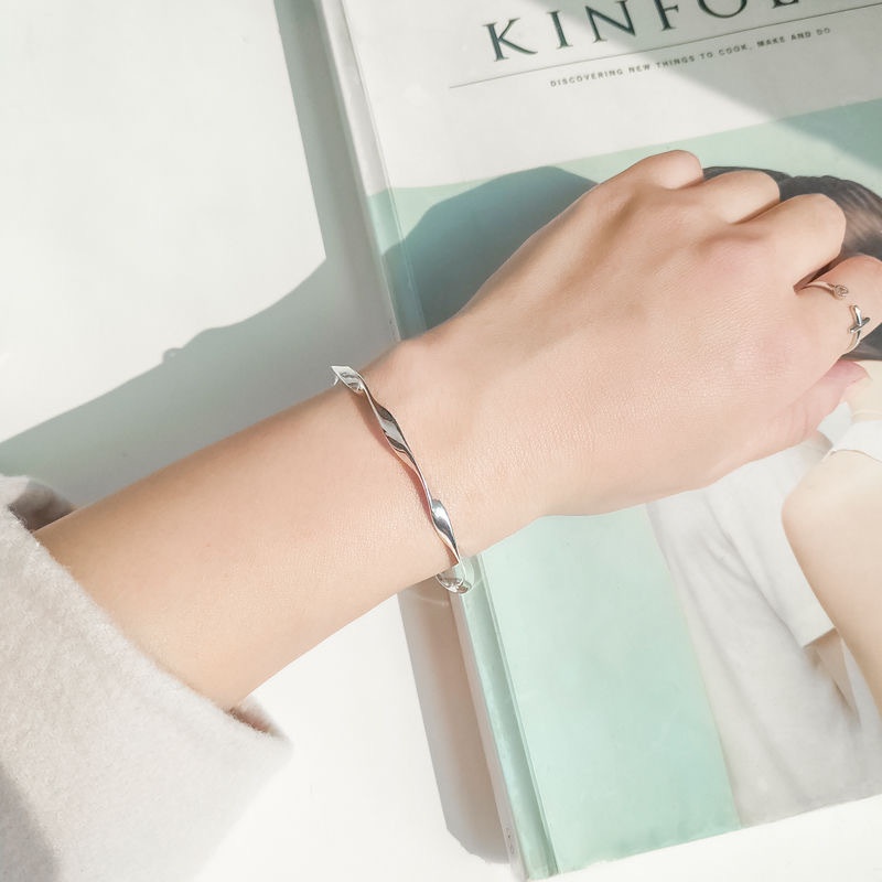 Vòng Đeo Tay Dạng Hở Bằng Thép Không Gỉ Hình Gợn Sóng Thời Trang Có Thể Điều Chỉnh / Phụ Kiện Trang Sức Phong