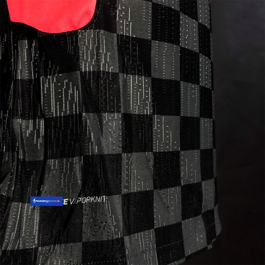 Áo Liverpool đen sân khách 2020-2021, áo Liverpool sân khách 2021 sọc caro đen xám mẫu 3 ❝Thái Lan❞