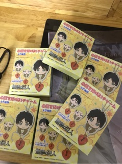 Móc khoá/ Huy hiệu Attack On Titan
