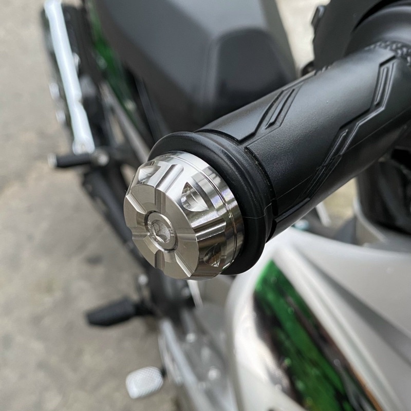 Gù tay lái inox 304 kiểu Daytona mẫu mới nhất