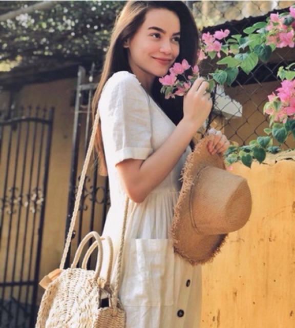 CLIP- Đầm Maxi Cổ V