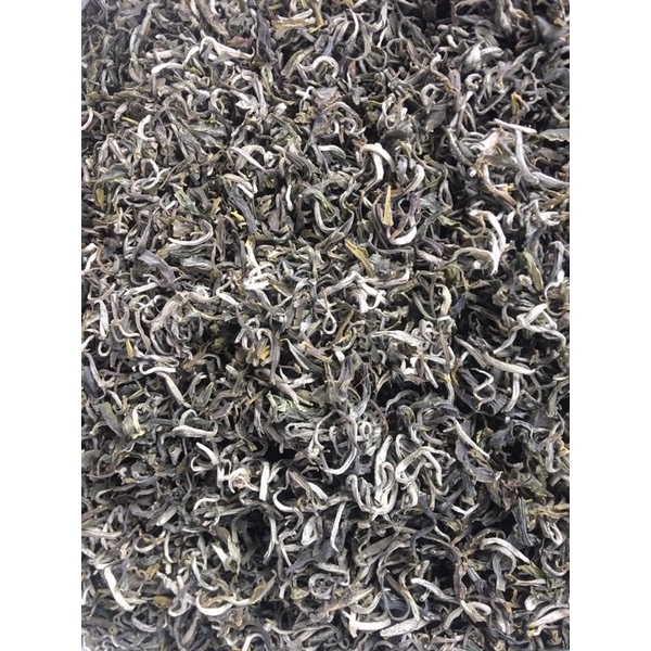 Chè san tuyết cổ thụ nhà làm