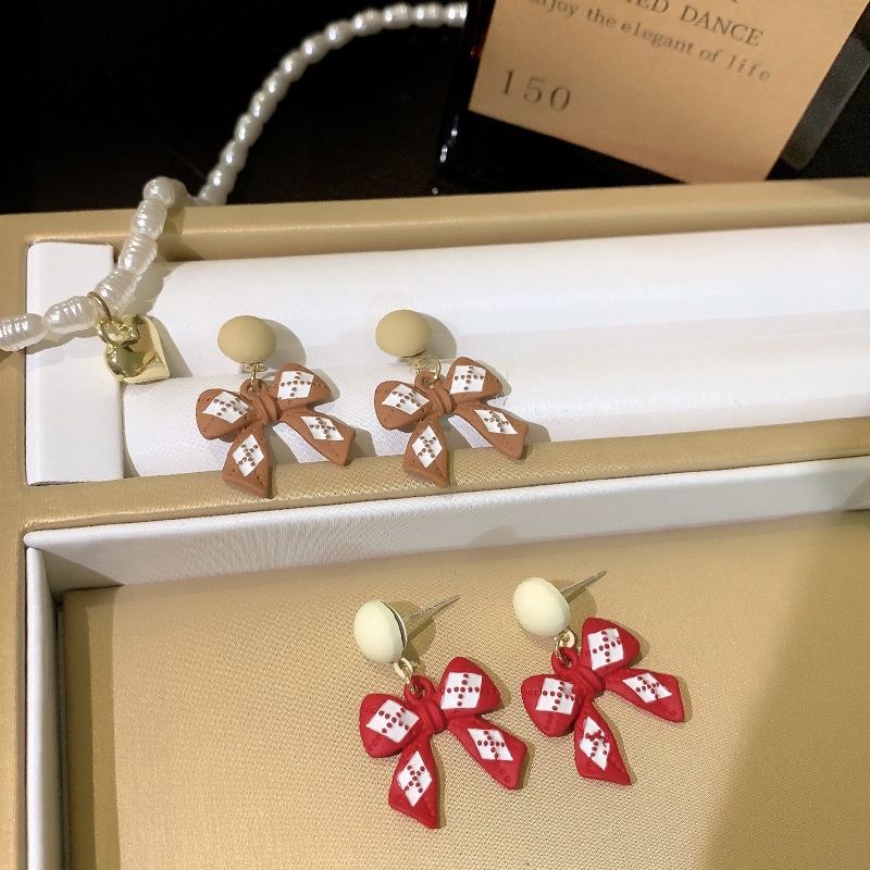 Đôi Bông Tai Thời Trang Mùa Thu Dễ Phối Đồ Dành Cho Nữ 2022