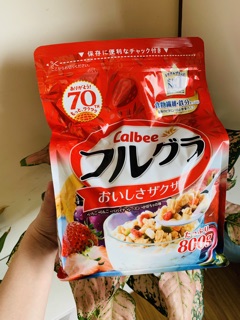 Ngũ Cốc Calbee Đỏ Nhật Bản 800 gram [Hạn dùng 03/2023]