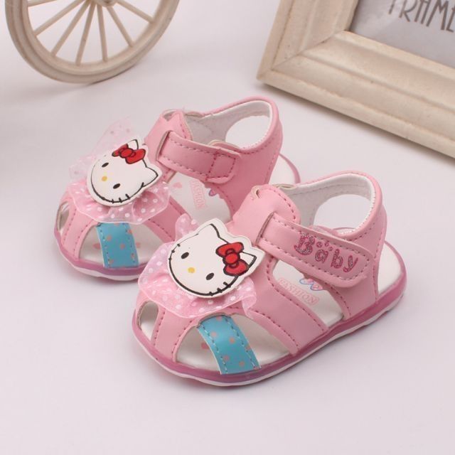 GIÀY TẬP ĐI ĐẾ ĐÈN  KITTY BABY CHO BÉ GÁI