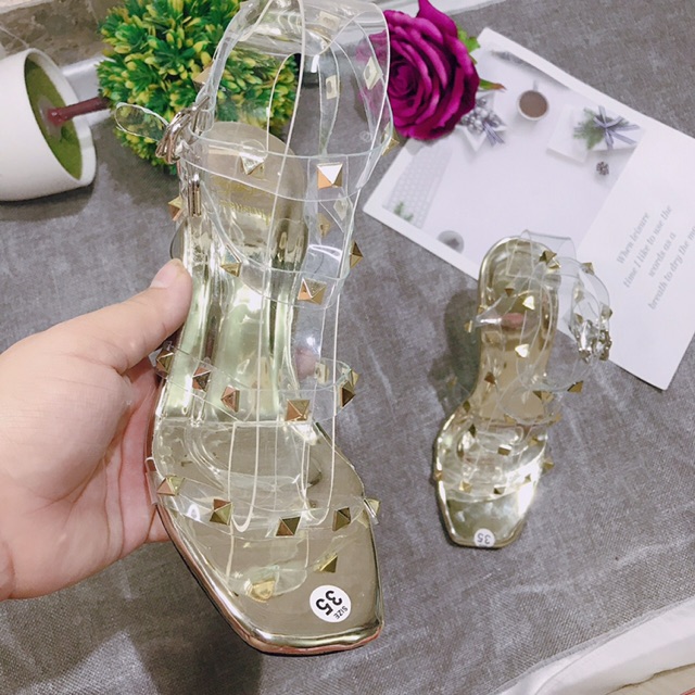 [Sỉ giày dép VNXK] Giày sandal gót nhọn 8p quai mảnh trong đinh tán 3 màu hot hit