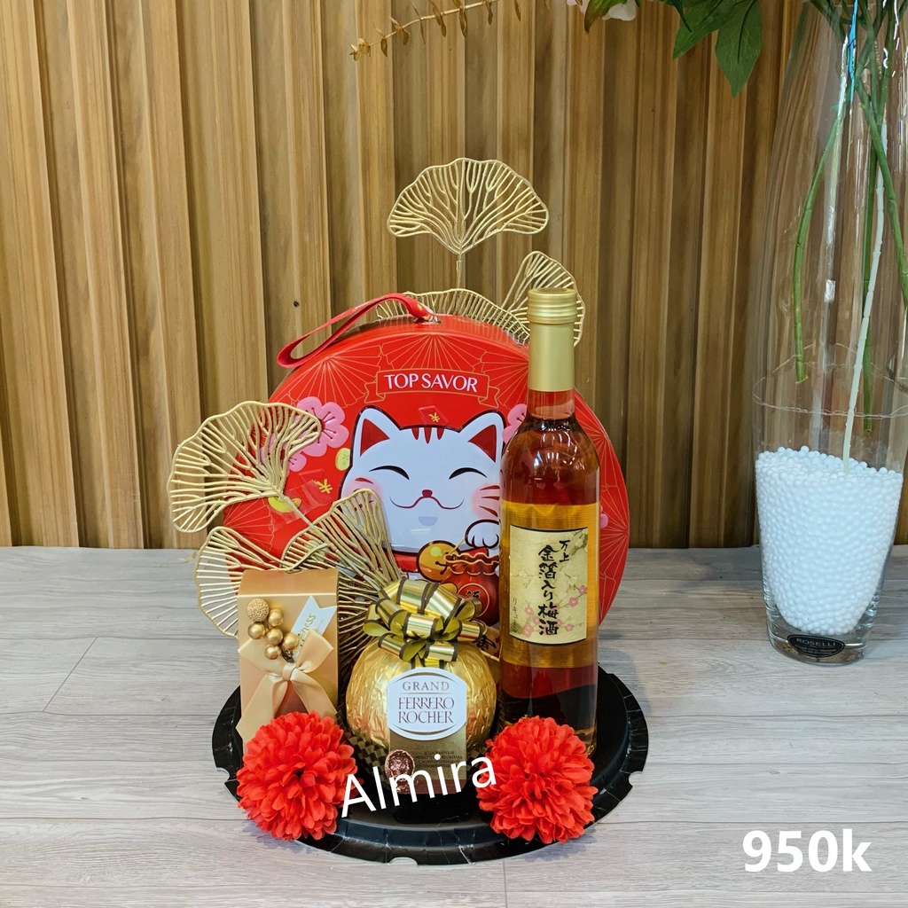 Almira Gitf shop