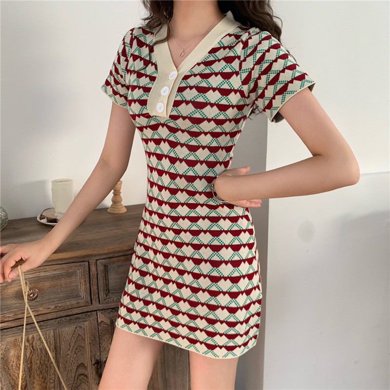 Đầm tay ngắn cổ chữ V hoạ tiết sọc ca-rô thời trang cho nữ