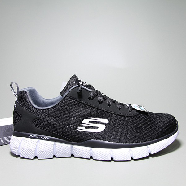 Giày Skechers thấp cổ vải đen STVD06