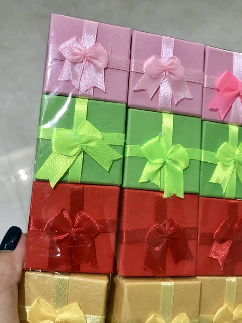 24 Hộp đựng nhẫn sơ ri đựng quà đựng nhẫn đựng trang sức  size 3,5x2,5cm (màu ngẫu nhiên) | BigBuy360 - bigbuy360.vn