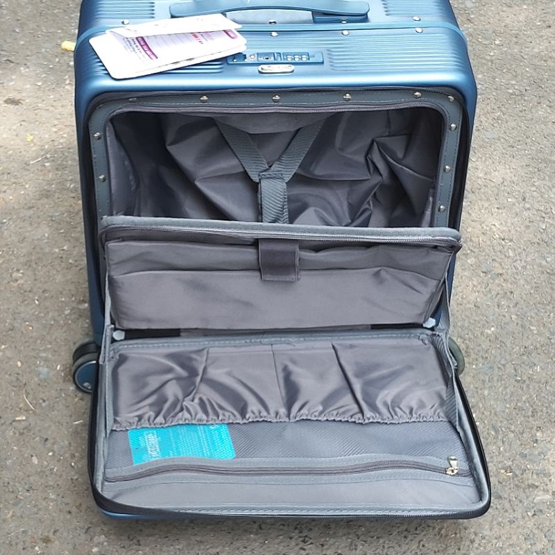 Vali size 18 inch, vali ngang  khung nhôm khóa TSA hãng Traverking hàng cao cấp có ngăn laptop riêng
