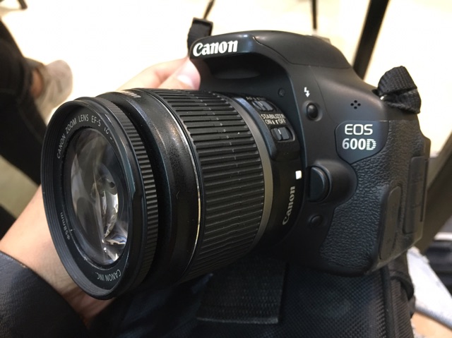 Máy ảnh Canon 600D kèm kis 18-55mm is ii
