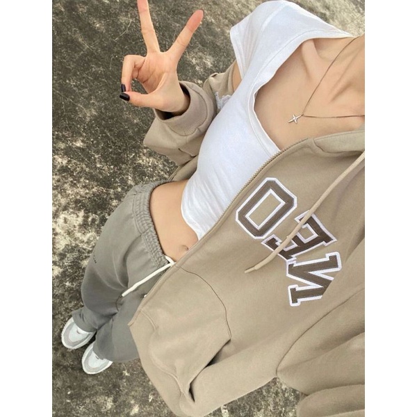 Áo khoác hoodie be chữ thêu cá tính
