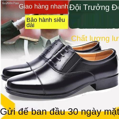 Phong cách mới chính thức giày nam kinh doanh lưới bình thường ba khớp chân ren-up cưới