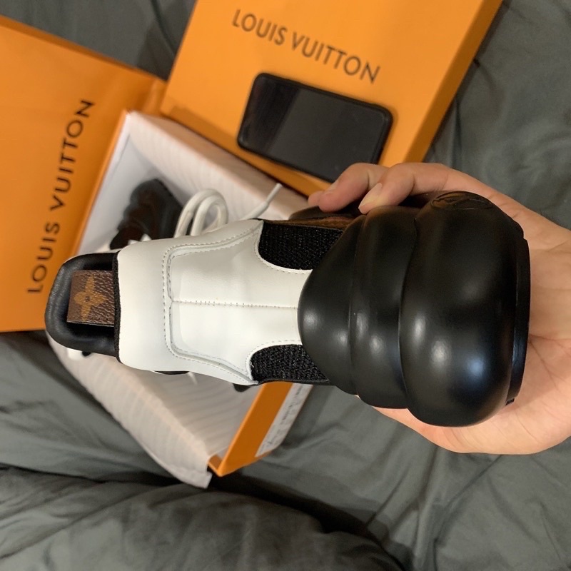 GIÀY LV TRẮNG ĐEN LAI AU SC