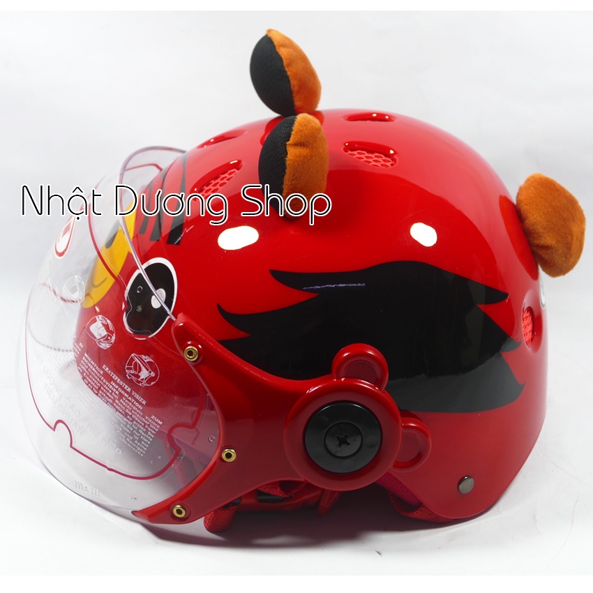 Mũ bảo hiểm nhí hình con hổ có kính chắn gió và bụi bảo vệ tốt mặt và đầu cho bé khi tham gia giao thông.