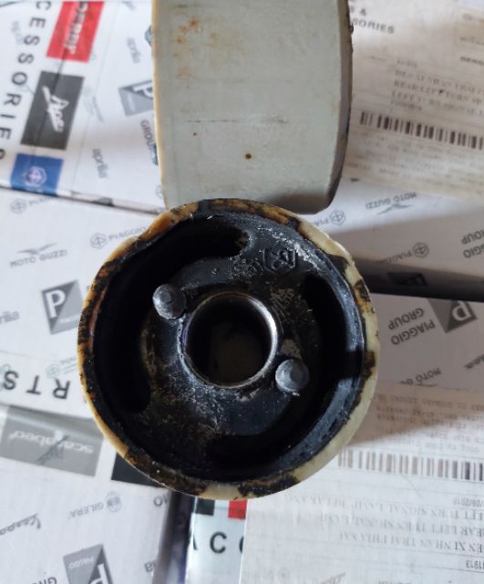 Cao Su Treo Máy Liberty - Fly