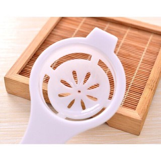 Dụng cụ lọc lòng đỏ trứng
