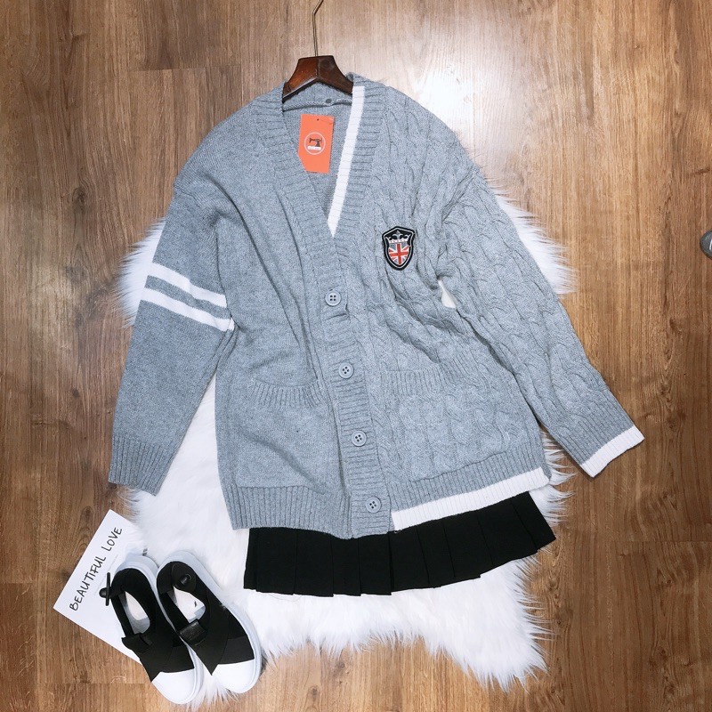  🎀HÀNG ĐẸP🎀 Áo Khoác Cadigan Len Xám Huy Hiệu  Dành Cho Nữ_Phong Cách Hàn Quốc | BigBuy360 - bigbuy360.vn