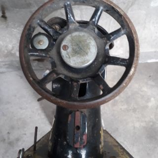 Đầu máy khâu con bướm