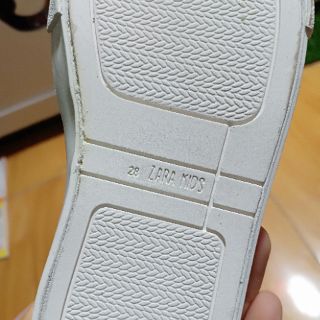 Giày slipon Zara bé trai