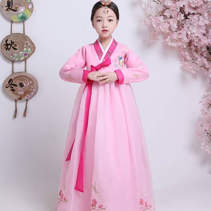 Hanbok thêu hoa cho bé gái-có size cho người lớn.