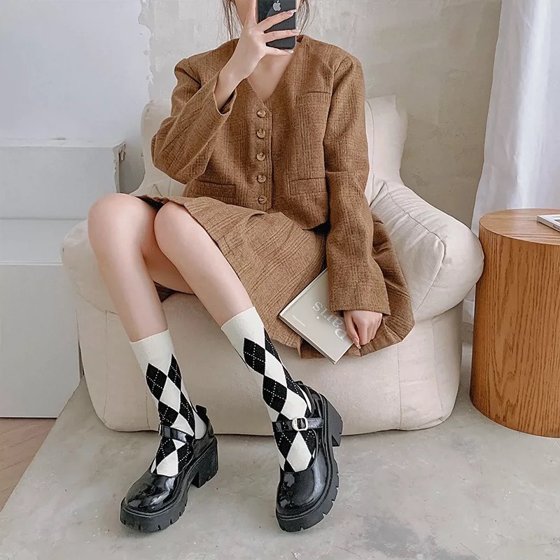 ( New) Đôi tất nữ 3 màu họa tiết kẻ sọc trendy dài trên mắt cá chân