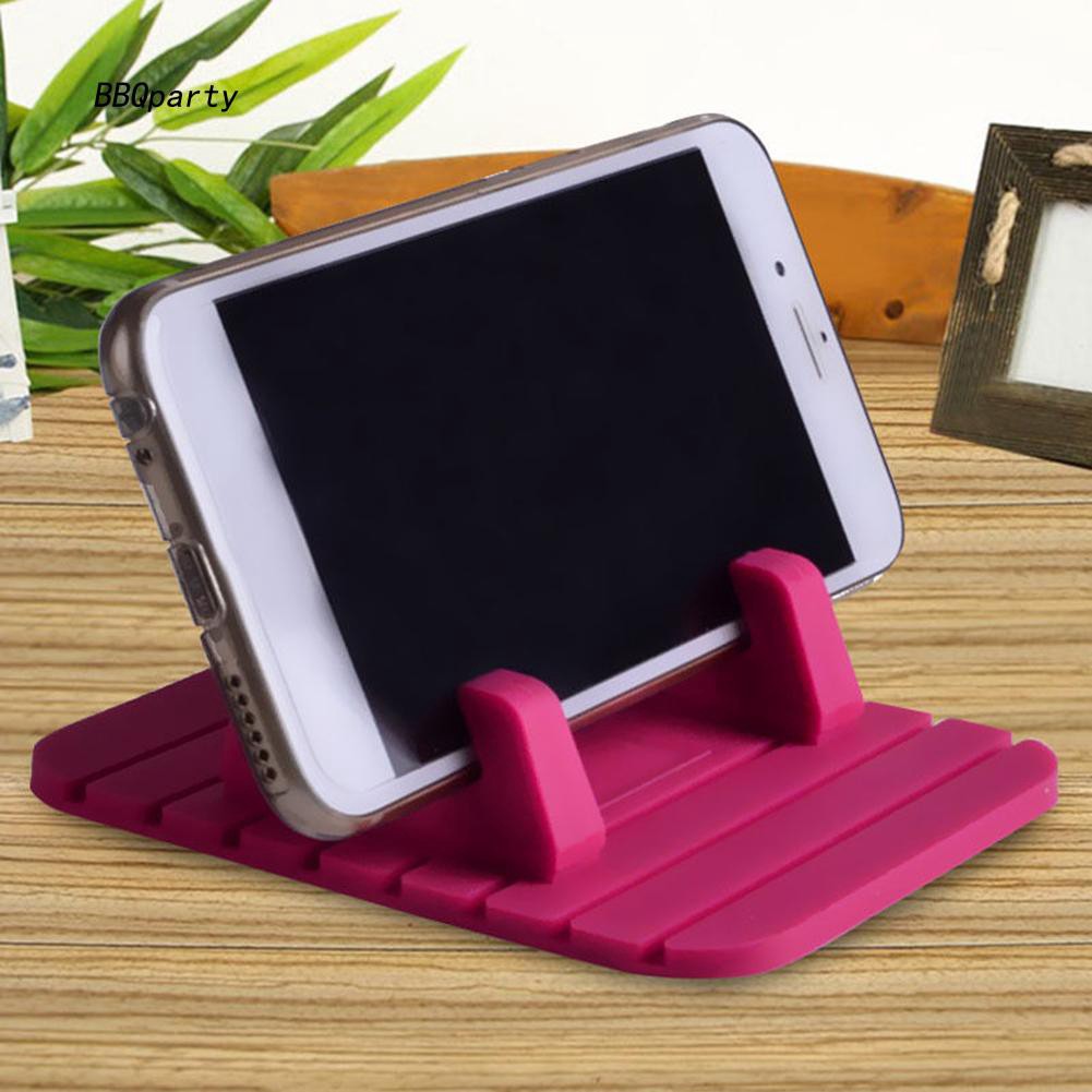 Giá đỡ điện thoại bằng silicon chống trượt góc nghiêng 120 độ kích thước 11cm x 9cm x 4cm tiện dụng cho xe hơi | BigBuy360 - bigbuy360.vn
