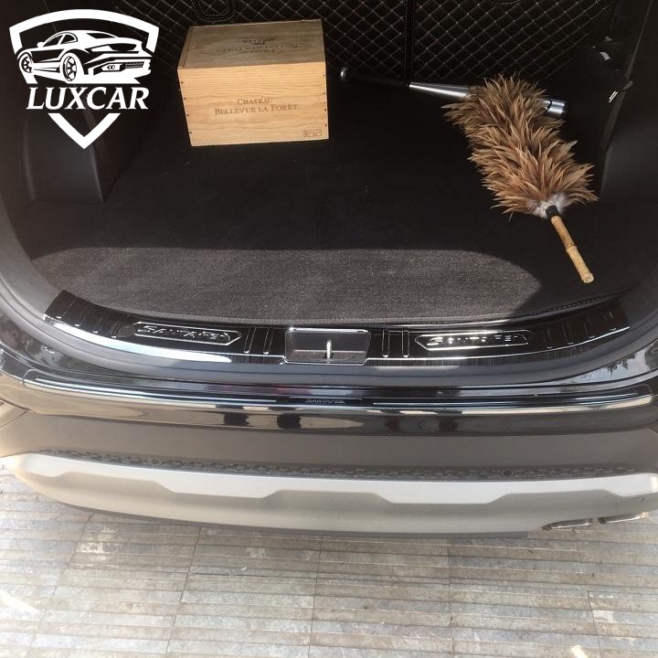 Ốp chống trầy cốp xe HYUNDAI SANTAFE - Chất liệu INOX, TITAN cao cấp LUXCAR