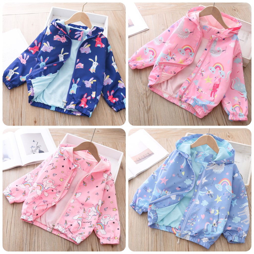 Áo khoác gió thu đông bé gái 2 lớp lót cotton chống nước tốt cho trẻ em họa tiết đẹp nhiều màu sắc có mũ trùm đầu