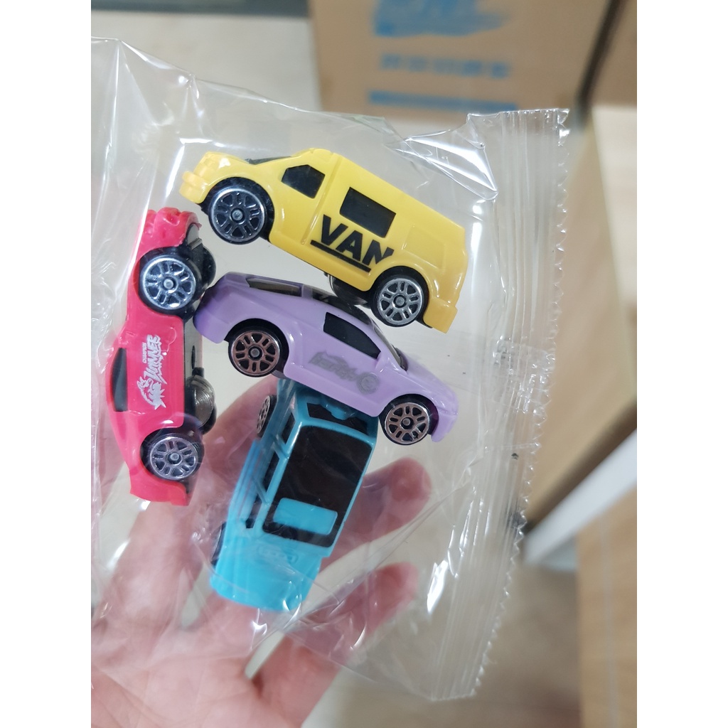 Xe ô tô đi kèm bộ đường hầm khủng long, garage 5 tầng, đường đua siêu tốc nhiều màu sắc