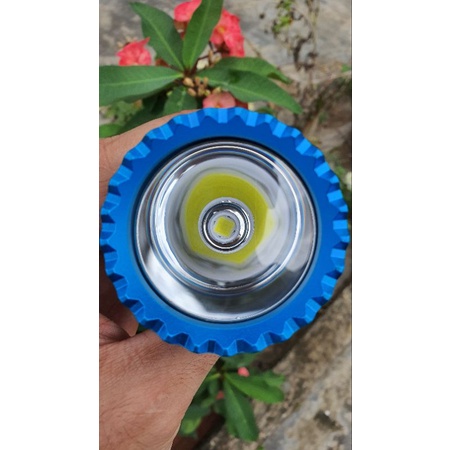 Đèn pin siêu sáng Roxane X9 led SFN60 công suất 70w quang thông 6000 lumen