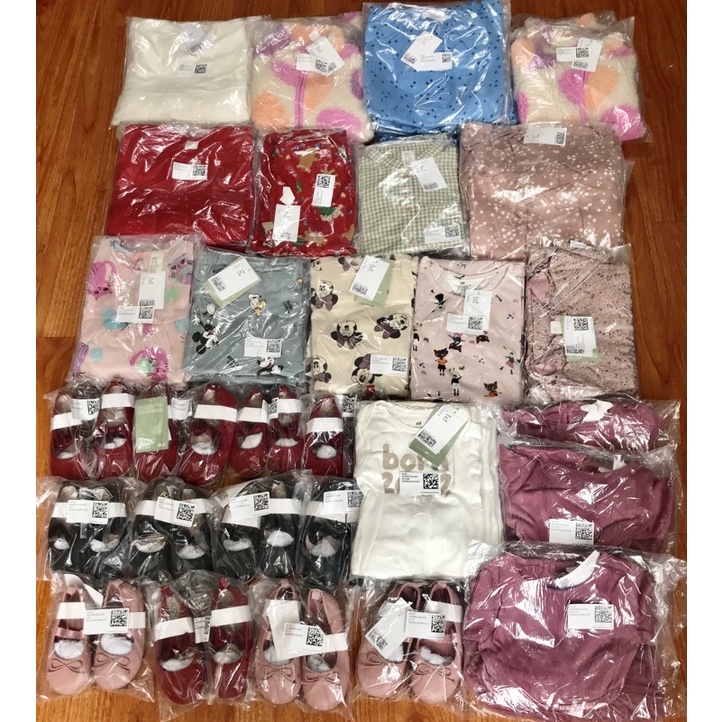 Áo khoác gió hoa nhí màu Hồng nhẹ nhàng săn sale Us so 6-9m