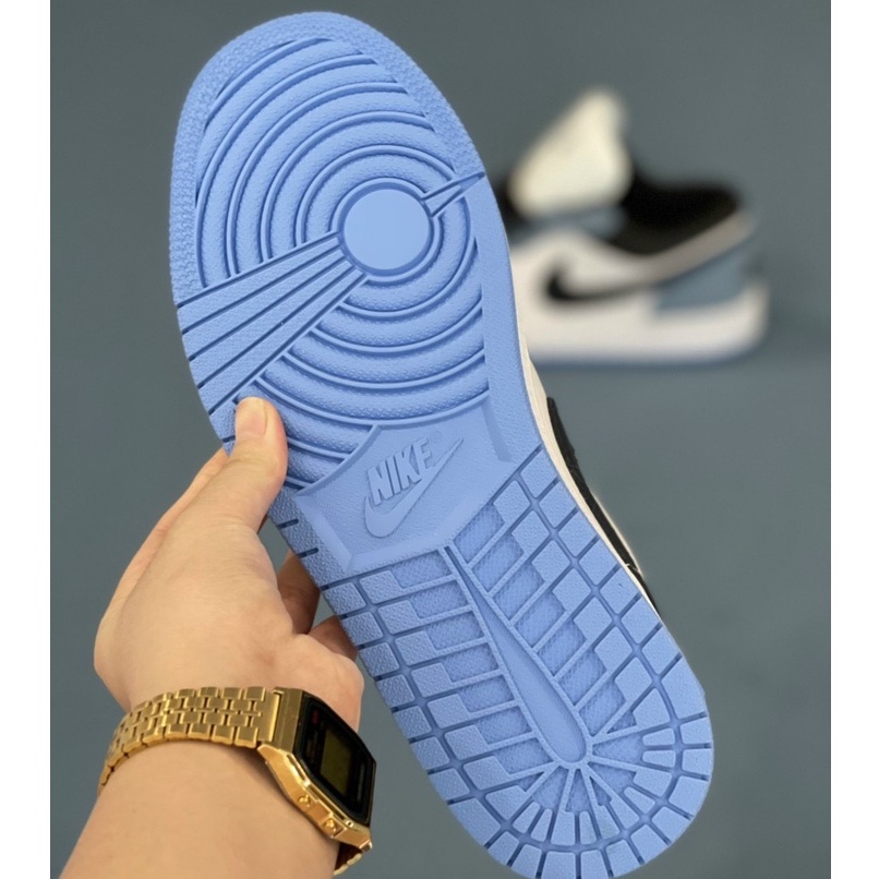 Giày jordan Univer Blue cổ thấp màu xanh trắng có logo đi kèm