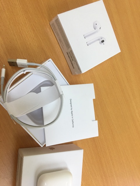 Tai nghe AirPods 2 Apple Trắng hàng 2019 xách tay chính hãng, nguyên seal, chưa active