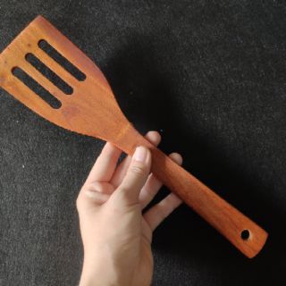 Muỗng gỗ nhãn