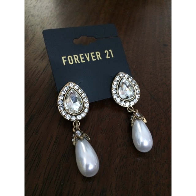 Set bông tai đá f21, chưa bao giờ là lỗi thời...