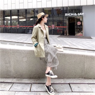 Blazer lật tay xanh cá tính