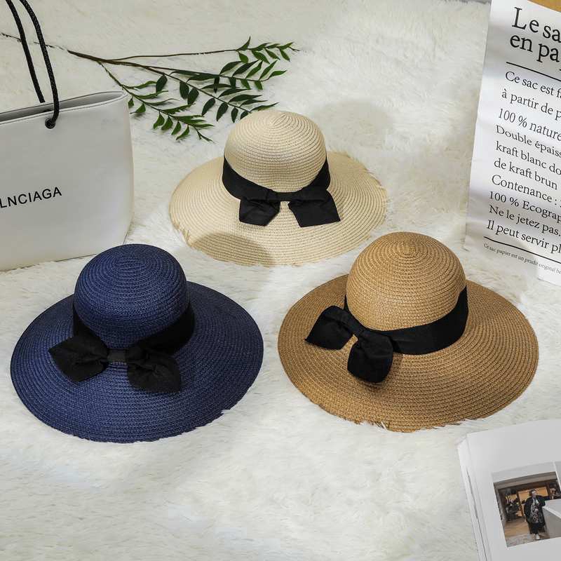 Beautiful fashion bow-tipped sedge hat for women
