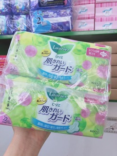 Băng vệ sinh Laurier Nhật Bản