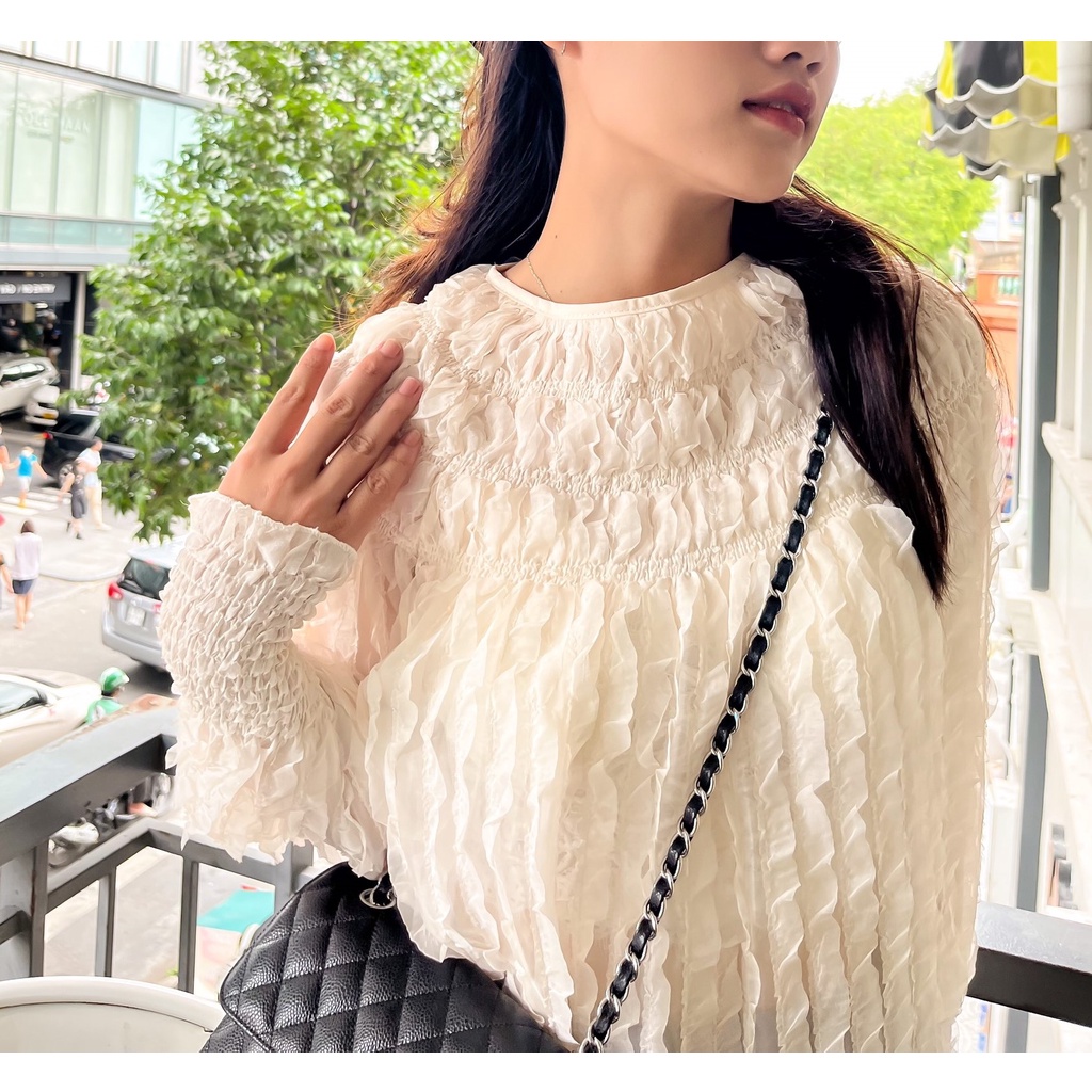 (HÀNG SẴN - ẢNH THÂT) Aó voan tơ nhúng cổ, tay dài. Áo sơ mi cổ tròn 2 màu Be &amp; Đen FREESIZE