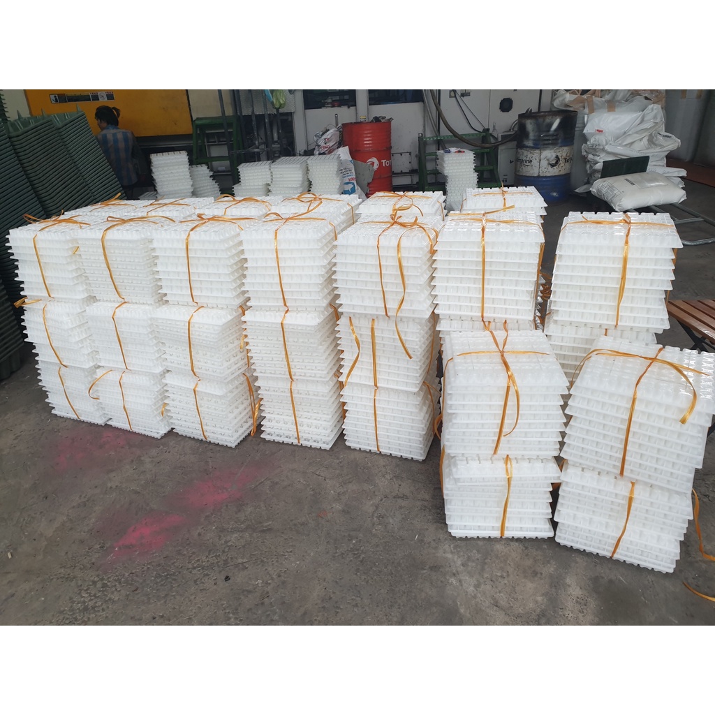 🔰🔰khuôn đúc con kê bê tông thép sàn lớp trên H08 - 18 viên/khuôn