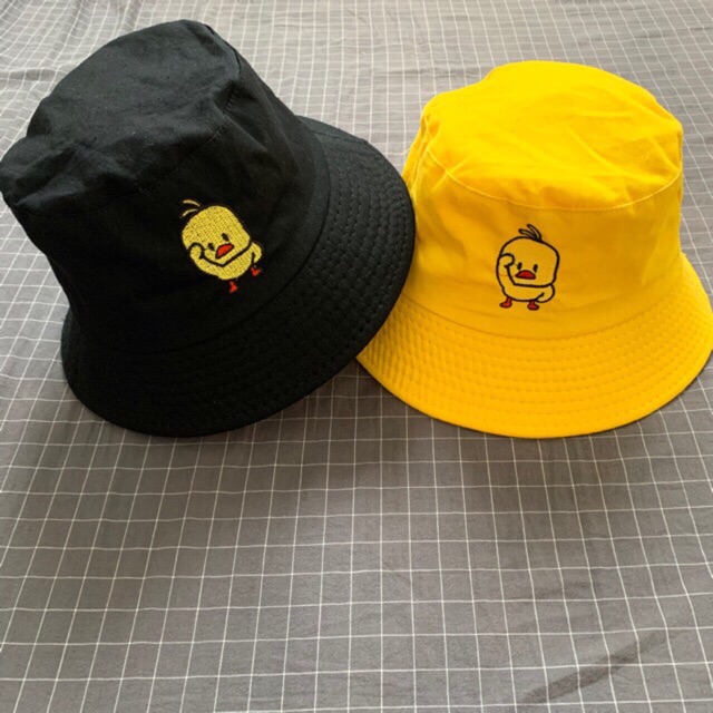 Nón Bucket thêu vịt có 2 màu