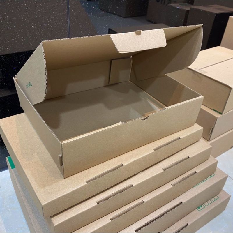 25x20x6cm, hộp carton nắp gài, hộp quà tặng, đựng quần áo giá xưởng