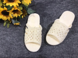 Dép tổ ong cho bé