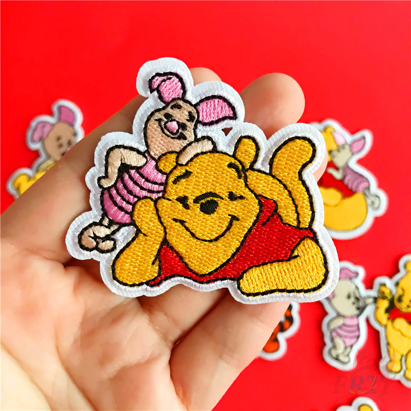 1 Huy Hiệu Hình Gấu Pooh Và Những Người Bạn