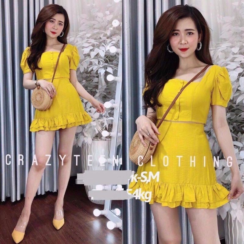 Set áo croptop đính nút ngực và chân váy nhún bèo