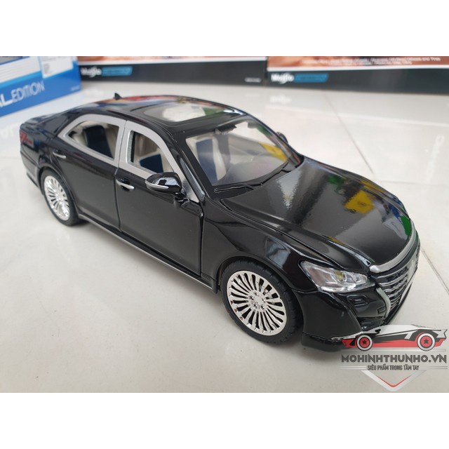 Xe mô hình Toyota Crown, tỉ lệ 1:24